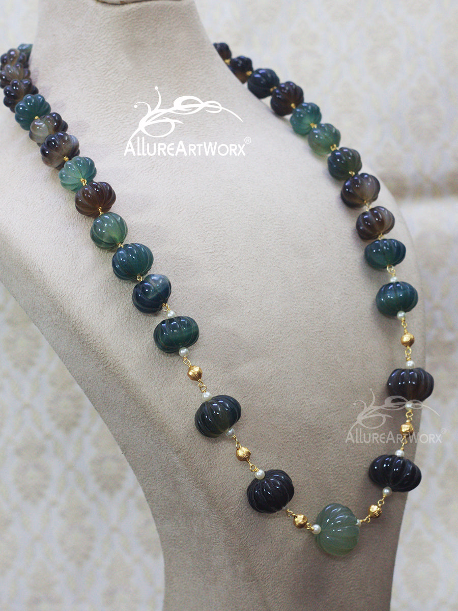 Onyx Neckpiece